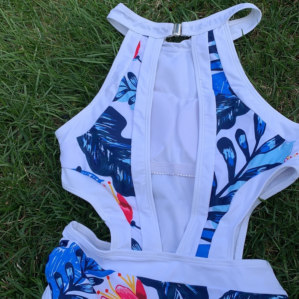 One-Piece Bathing Suit - Picture 9 of 12
